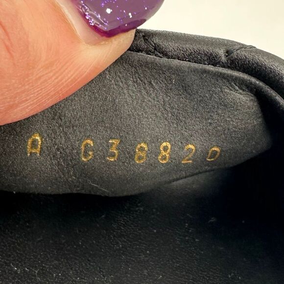 CHANEL 2022 Black Quilted Leather Slide Heels Size 38.5 Interlocking CC Mules - Picture 12 of 14